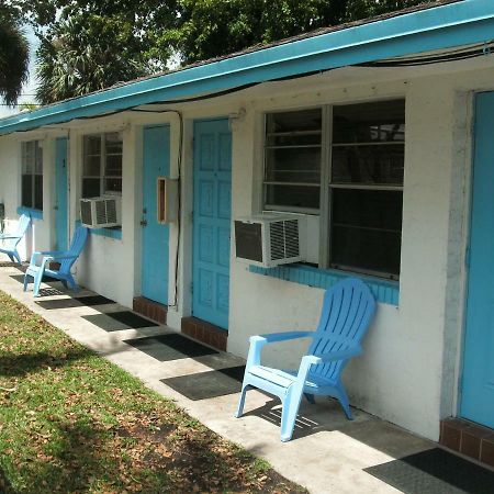 Newly Furnished Large, Clean, Quiet Private Unit Lägenhet Fort Lauderdale Exteriör bild