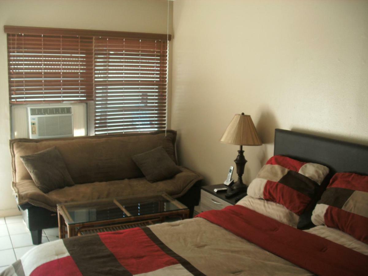 Newly Furnished Large, Clean, Quiet Private Unit Lägenhet Fort Lauderdale Exteriör bild