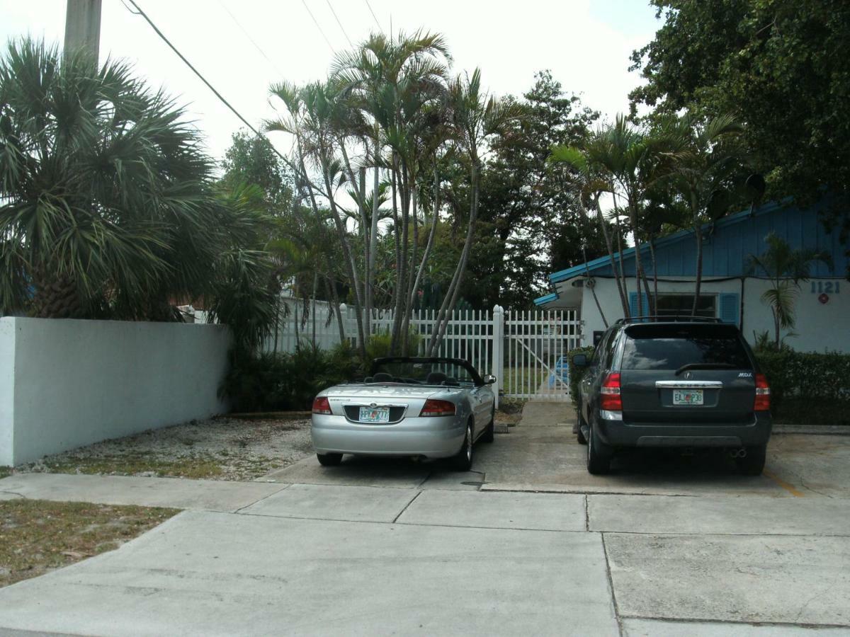 Newly Furnished Large, Clean, Quiet Private Unit Lägenhet Fort Lauderdale Exteriör bild